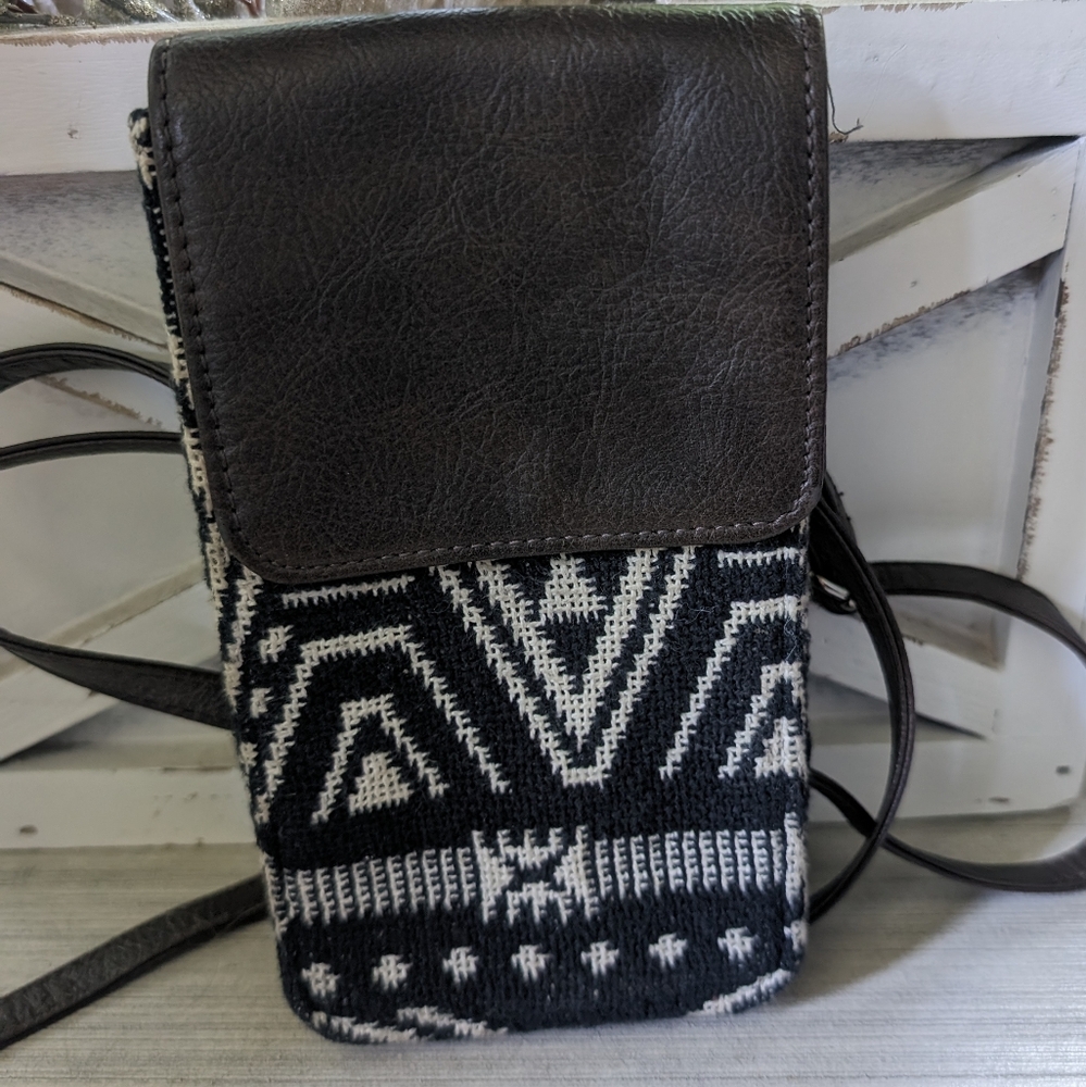 Call Me Crossbody - Thirty-One Rio Weave Black and White